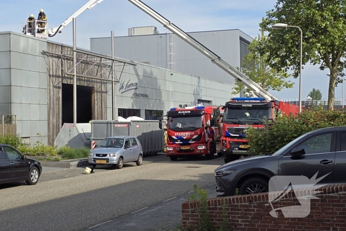 Bedrijf ontruimd door brand in bedrijfshal