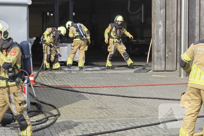 Bedrijf ontruimd door brand in bedrijfshal