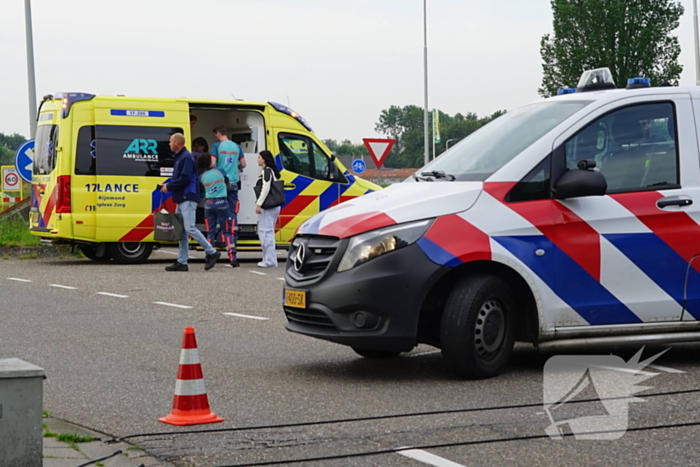 Aanhangwagen boort zich in lijnbus