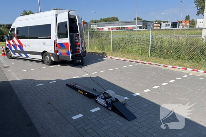 Koninklijke Marechaussee assisteert bij verkeerscontrole