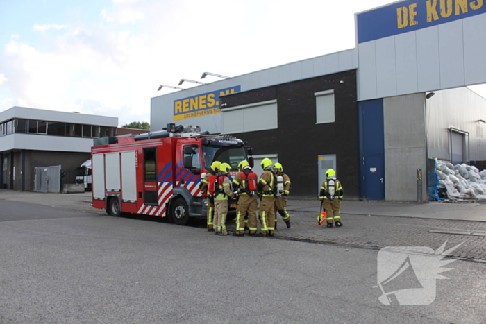 Brandweer oefent bij afvalverwerker