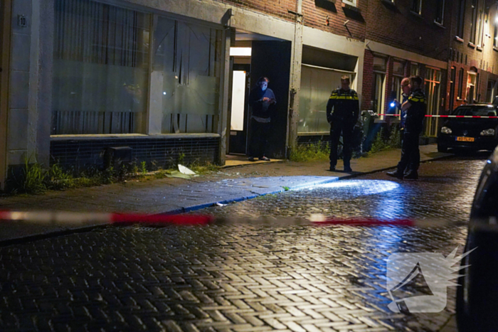 Vuurwerk in Marokkaans theehuis gegooid