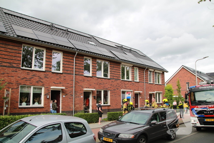 Brandweer komt met Cobra Coldcutter naar woningbrand