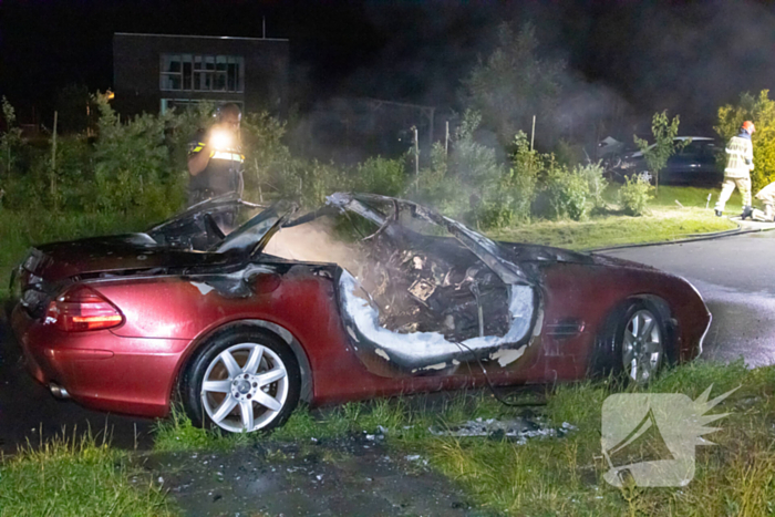 Cabriolet gaat in vlammen op