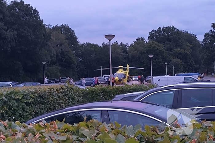 Traumahelikopter ingezet op parkeerplaats bij sportcentrum