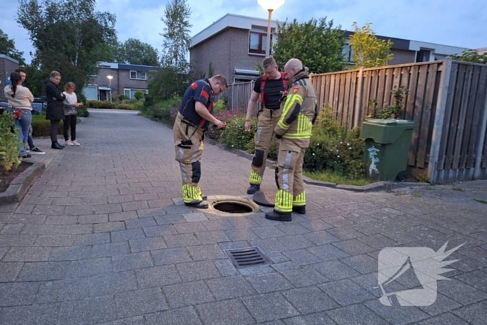 Brandweer aanwezig voor sterke lucht in woonwijk