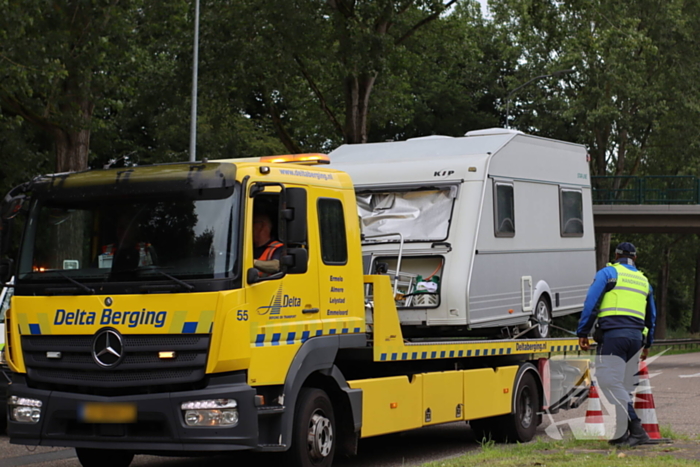 Auto verliest caravan