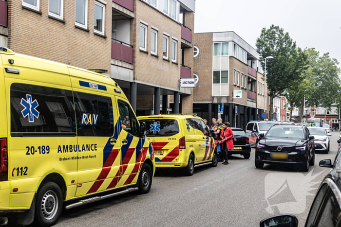 Motorrijder hard ten val na parkeeractie automobilist