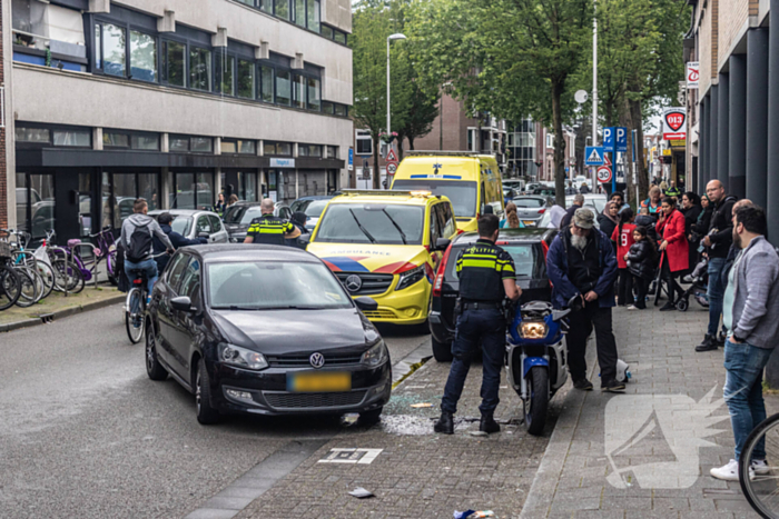 Motorrijder hard ten val na parkeeractie automobilist