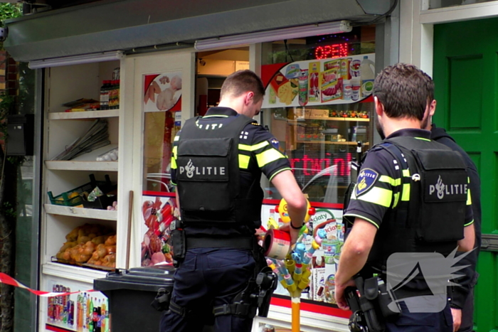 Politie zoekt dader na gewapende overval op buurtwinkel