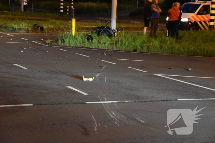 Brommerrijder gewond na frontale botsing met auto