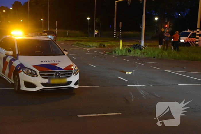 Brommerrijder gewond na frontale botsing met auto