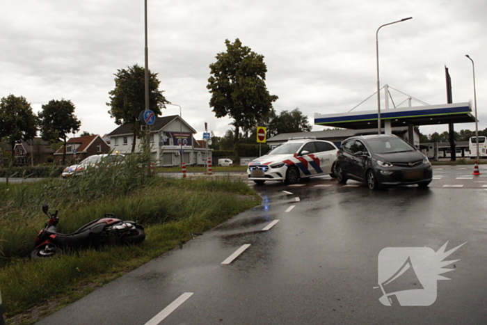 Scooterrijder gewond bij aanrijding met automobilist