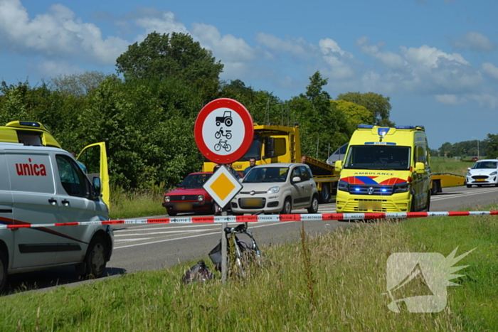 Fietser zwaargewond na ongeval met auto