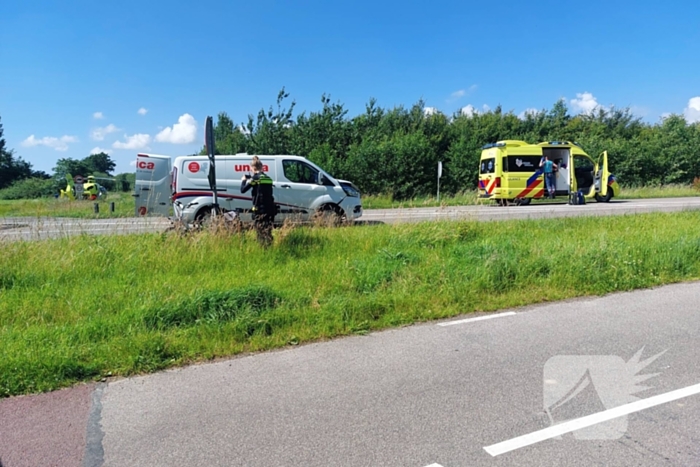 Fietser zwaargewond na ongeval met auto