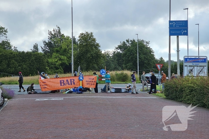 Pro-Palestina demonstranten blokkeren toegang tot campus