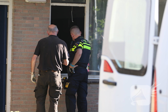 Politie rolt hennepkwekerij in woning op