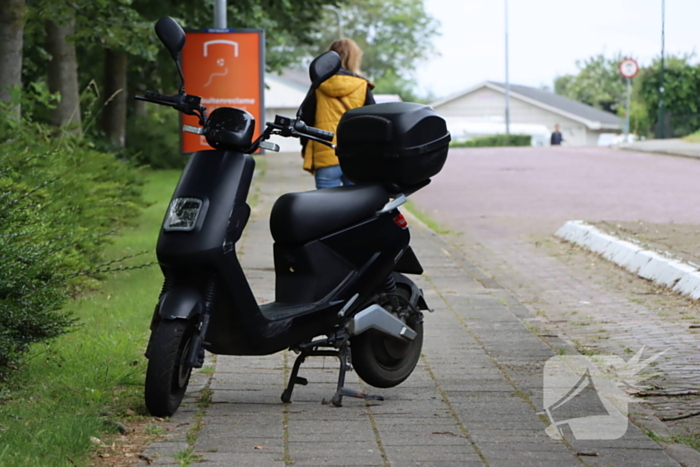 Scooterrijder gaat onderuit en raakt gewond