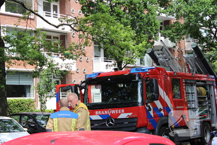 Grote brand in portiekwoning