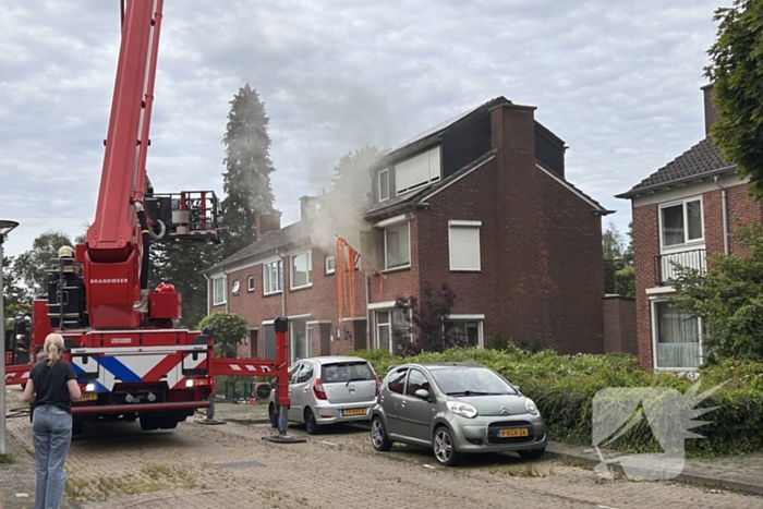 Kat overleden bij brand in hoekwoning