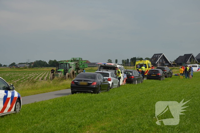 Fietser zwaargewond bij ongeval met landbouwvoertuig