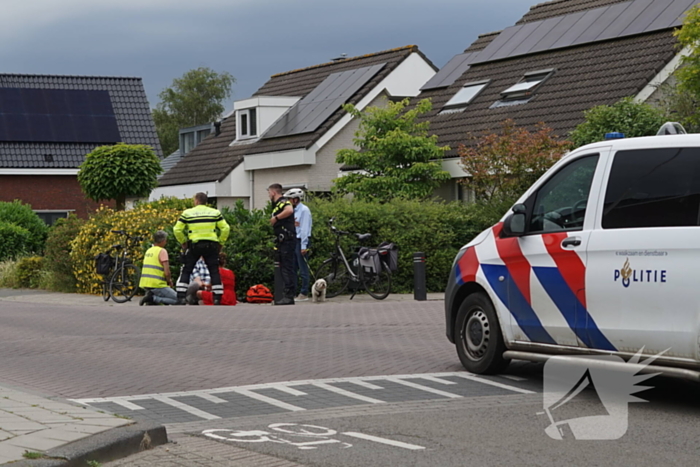 Fietser en bestelbus in botsing