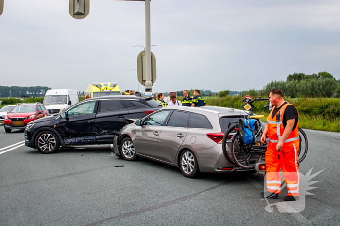 Flinke schade bij botsing op kruising