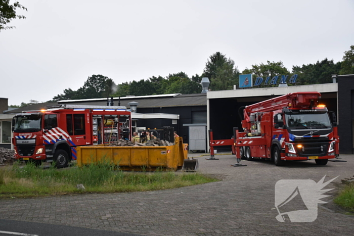 Gewonde bij brand in bedrijfshal