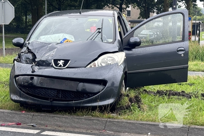 Flinke schade na voorrangsfout op kruising