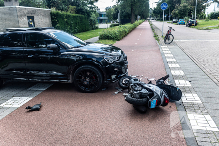 Flinke schade scooter na harde val kruising