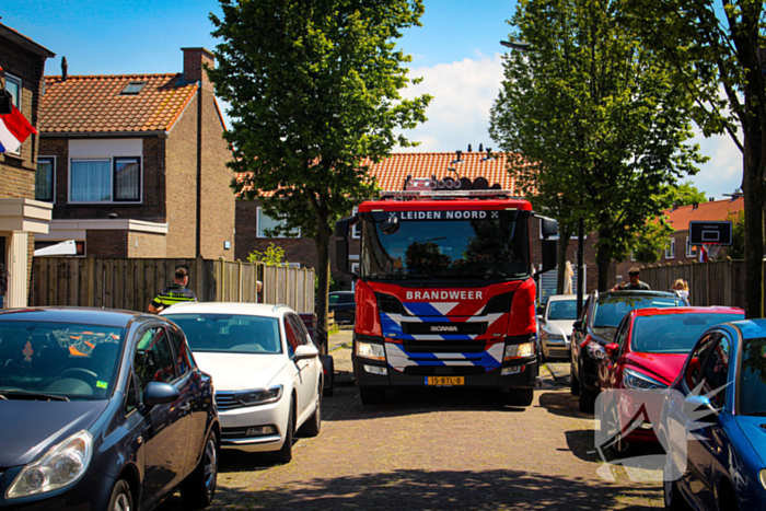 Brand onder overkapping geblust