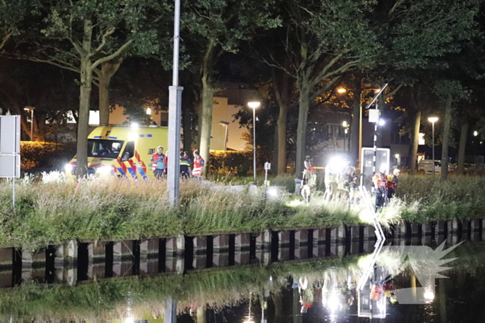 Zoekactie naar mogelijk persoon te water