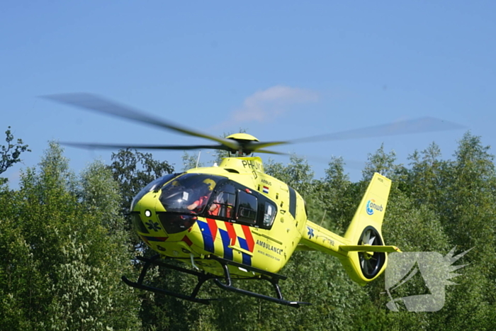 Traumahelikopter landt voor noodsituatie in Donckse velden