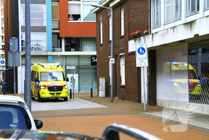 Persoon ernstig gewond na val van dak