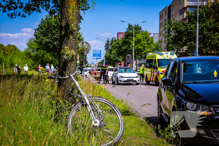 Fietser zwaargewond bij aanrijding