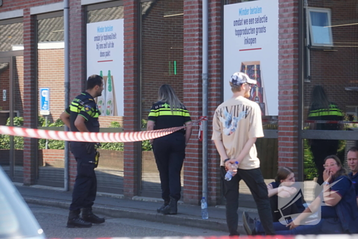 Supermarkt ontruimd na meldingen van duizeligheid en misselijkheid