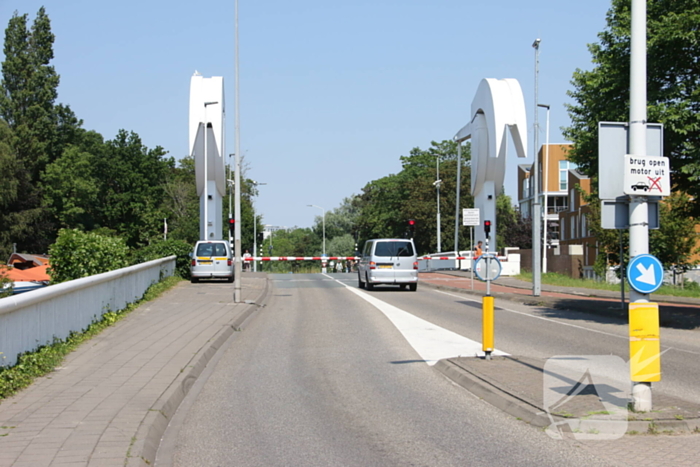 Vertraging nadat brug in storing staat