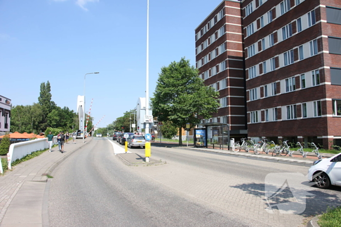 Vertraging nadat brug in storing staat