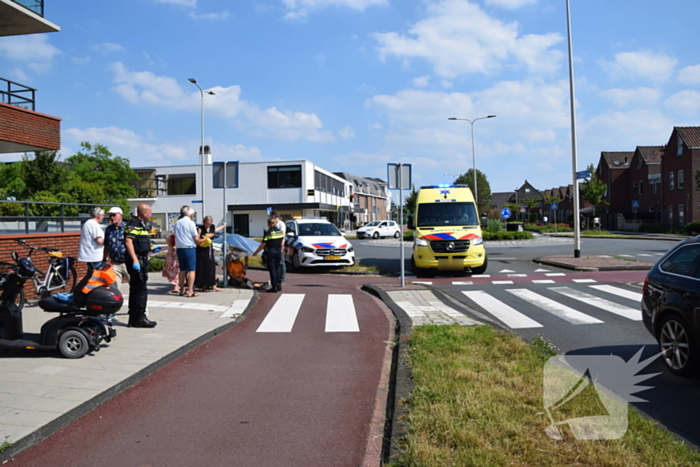 Fietsster gewond bij botsing met scootmobieler