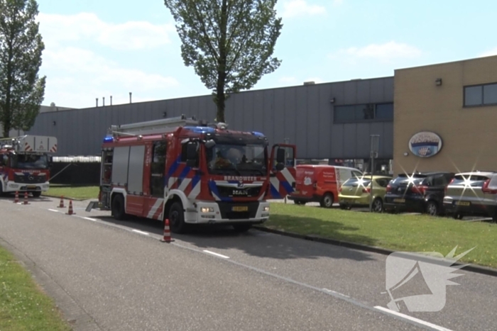 Brandweer controleert rookontwikkeling bij popcornfabriek