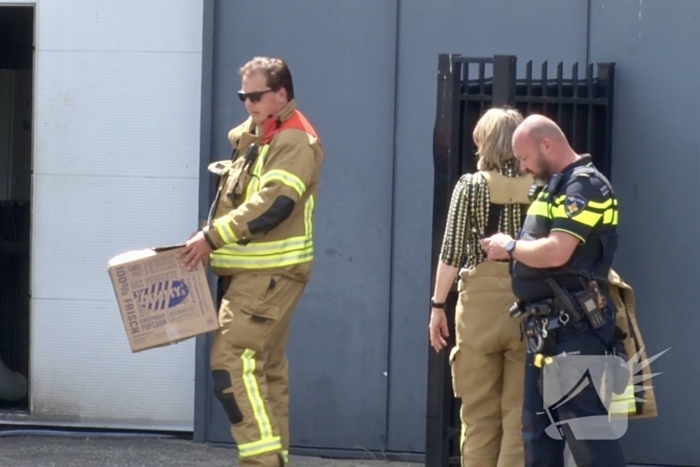 Brandweer controleert rookontwikkeling bij popcornfabriek