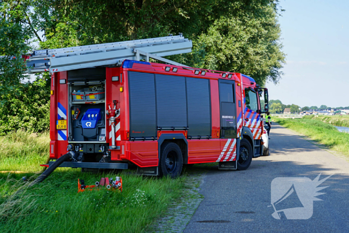 Grote rookwolken door brand in tractor