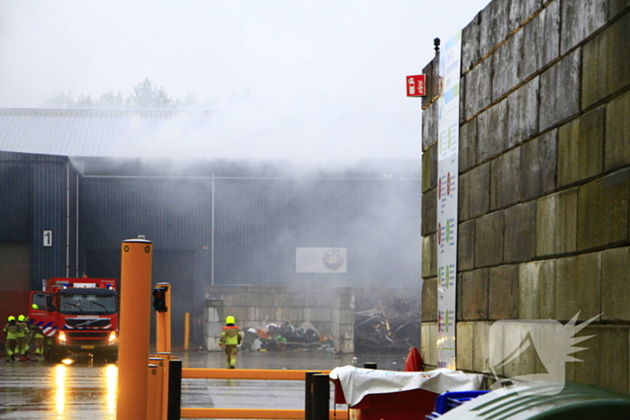 Veel rook- en stankoverlast door brand bij afvalverwerker