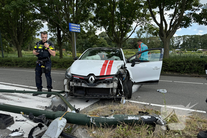 Ravage en gewonde na crash met auto