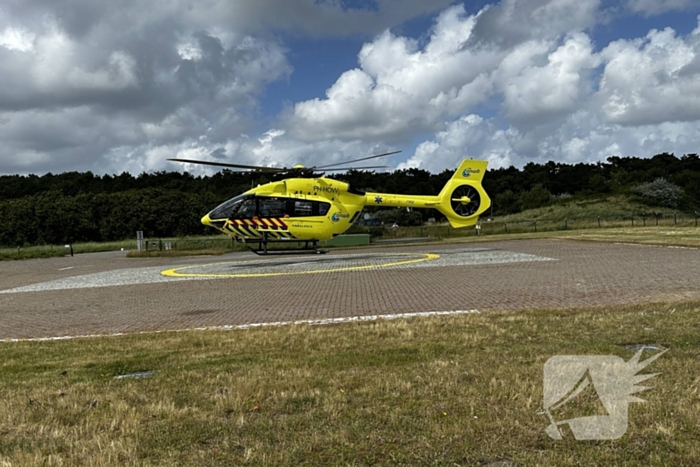 Ambulancehelikopter vervoerd persoon vanaf waddeneiland naar het vaste landt