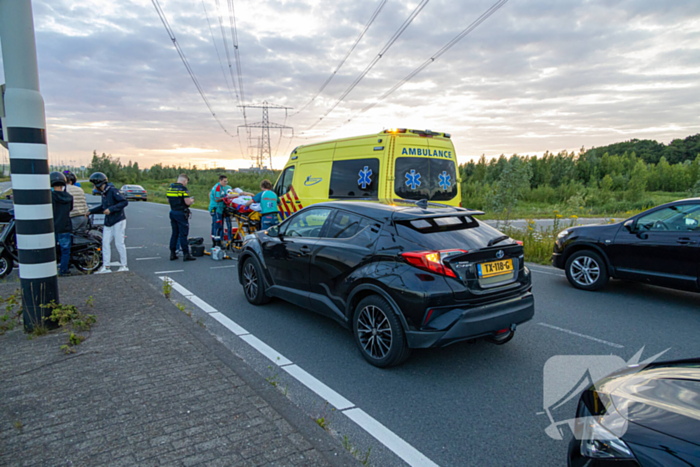 Fietsbezorger gewond bij aanrijding met auto