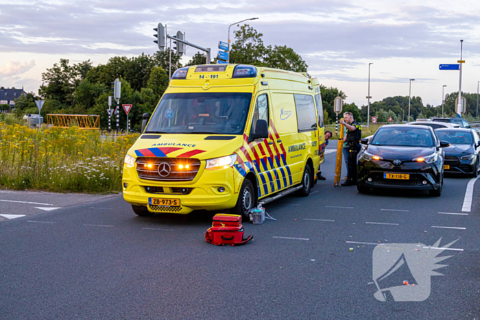 Fietsbezorger gewond bij aanrijding met auto