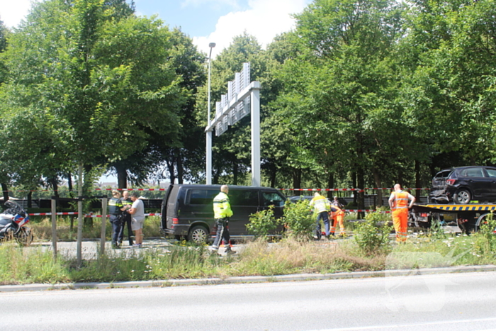 Voertuigen fors beschadigd na botsing