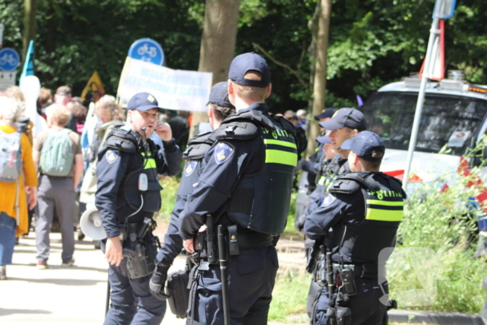 XR-demonstranten pogen opnieuw snelweg te blokkeren