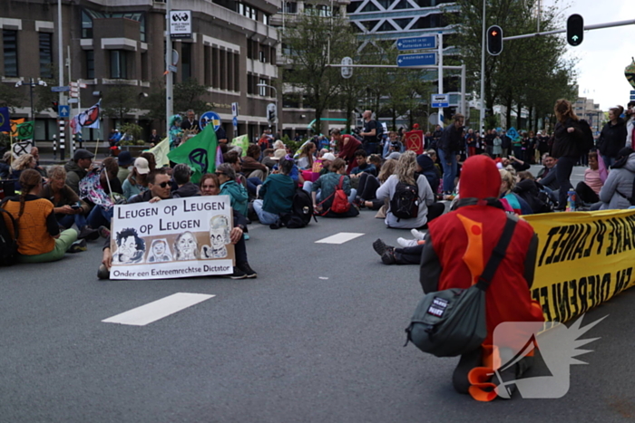 XR-demonstranten pogen opnieuw snelweg te blokkeren